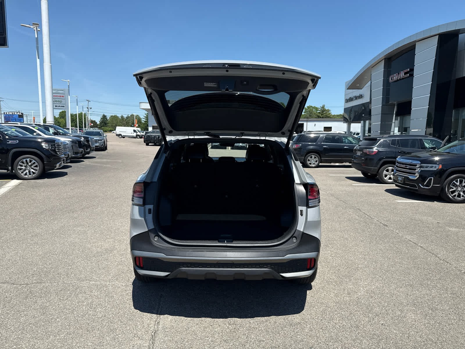 Used 2023 Gray Kia X-Line image 11