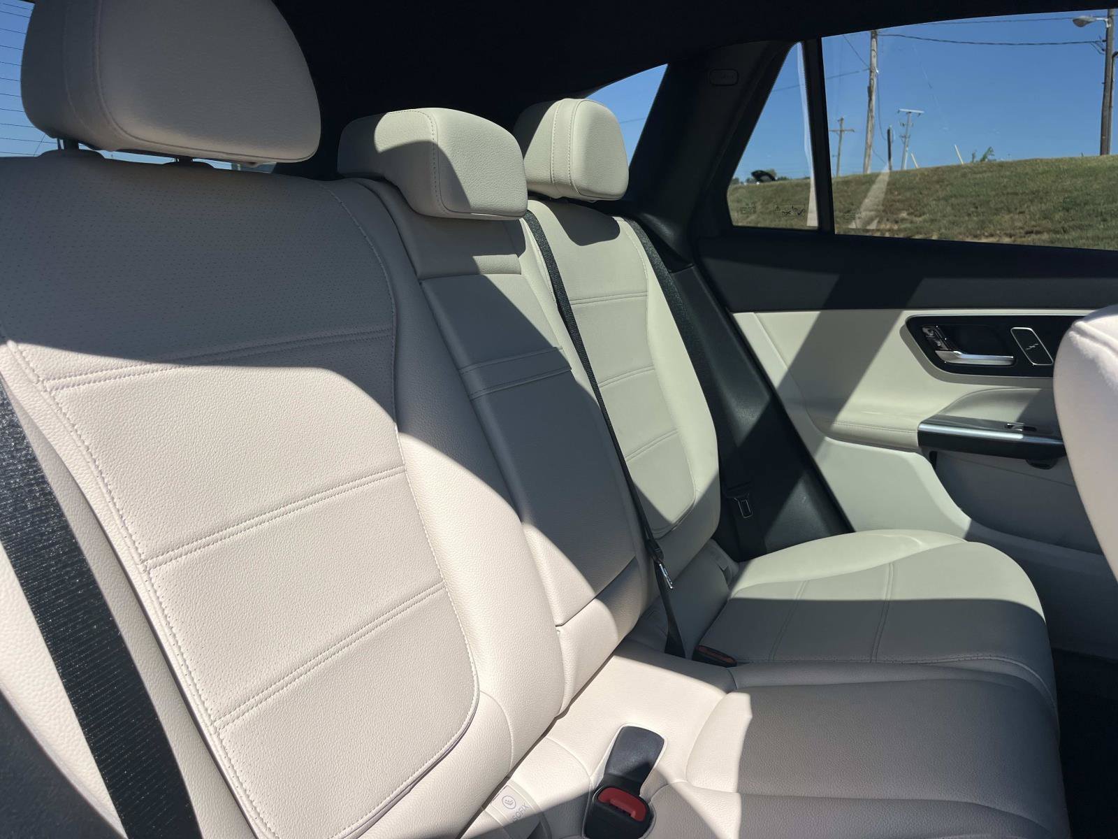 Used 2026 Polar White Mercedes-Benz GLC 300 image 20
