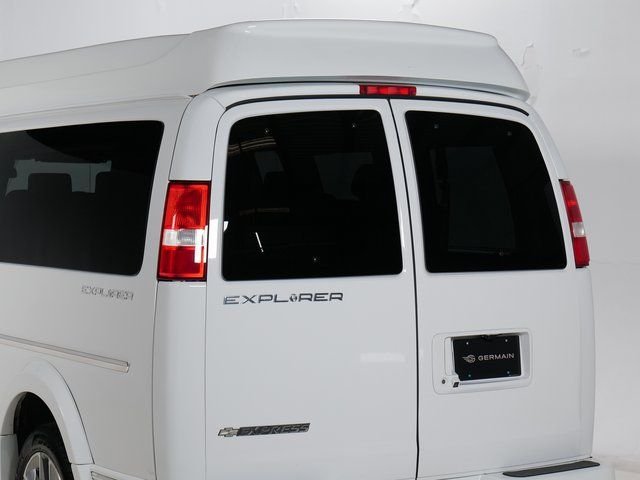 Used 2022 White Chevrolet Conversion image 29