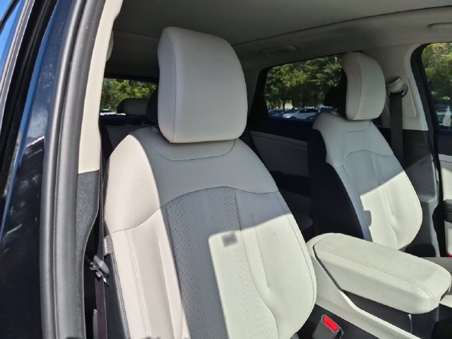 Used 2026 Black Kia EX image 32