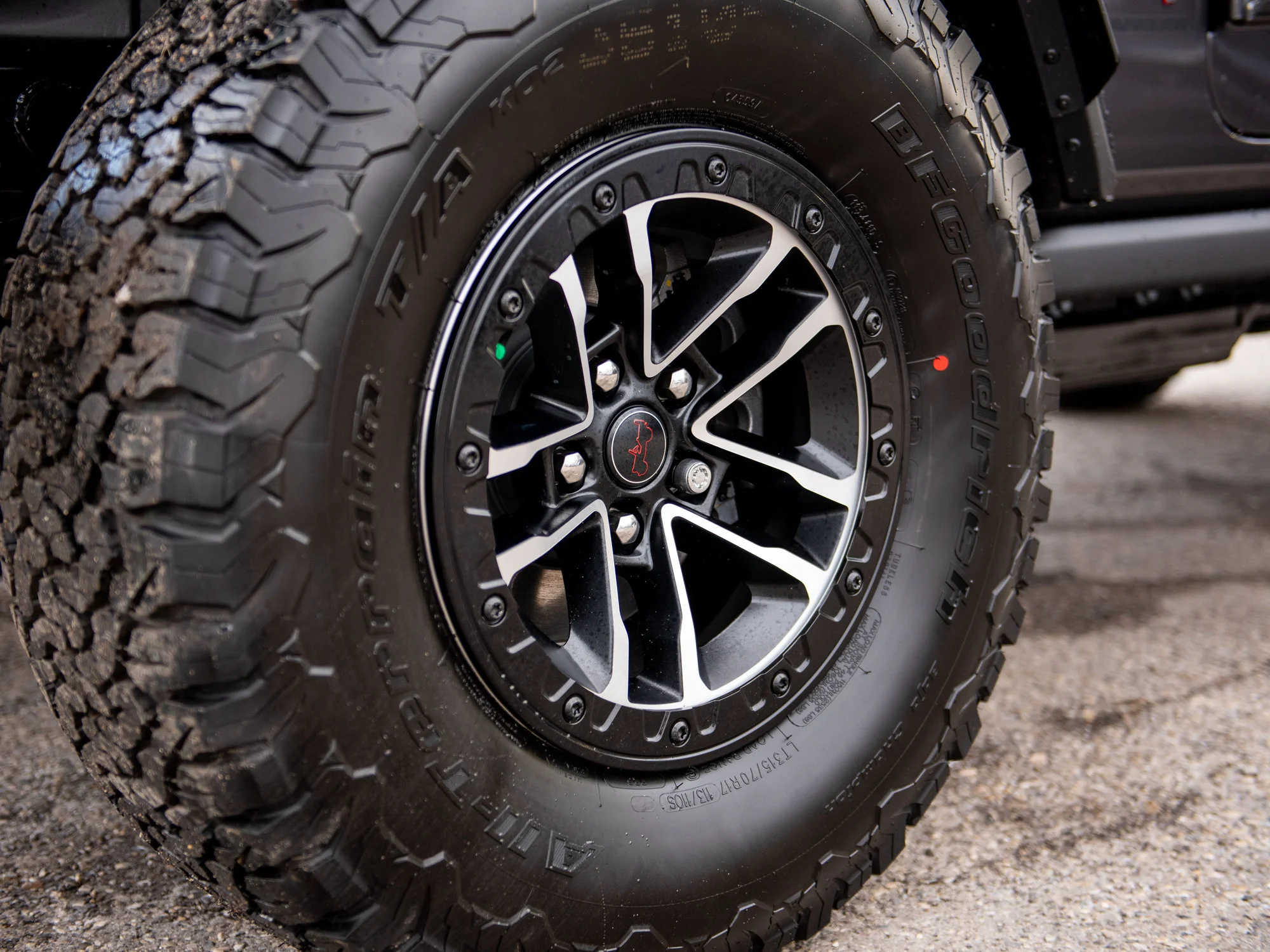 New 2027 Grey Jeep Rubicon X* 4 Door 4x4, Sky One-Touch Pwr Top, Nappa Leather, 35 Inch Tires image 3