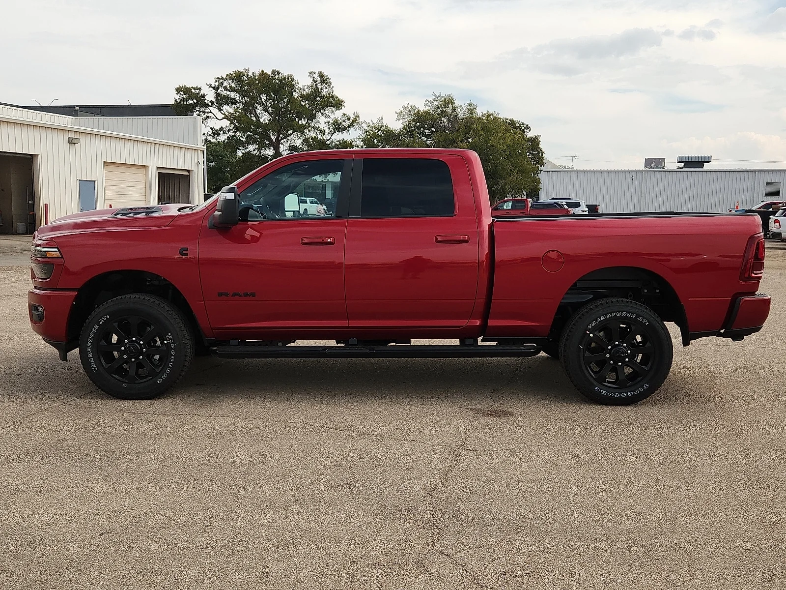 New 2027 Molten Red Pearl-Coat  Paint Ram LARAMIE CREW CAB 4X4 6