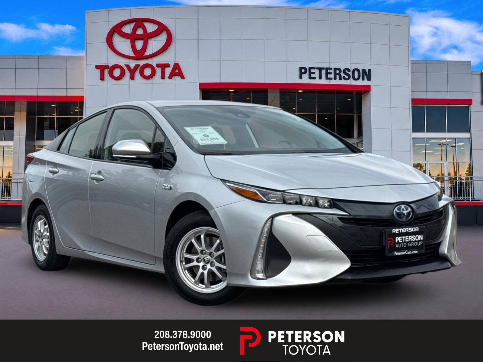 Used 2020 Silver Toyota XLE image 1