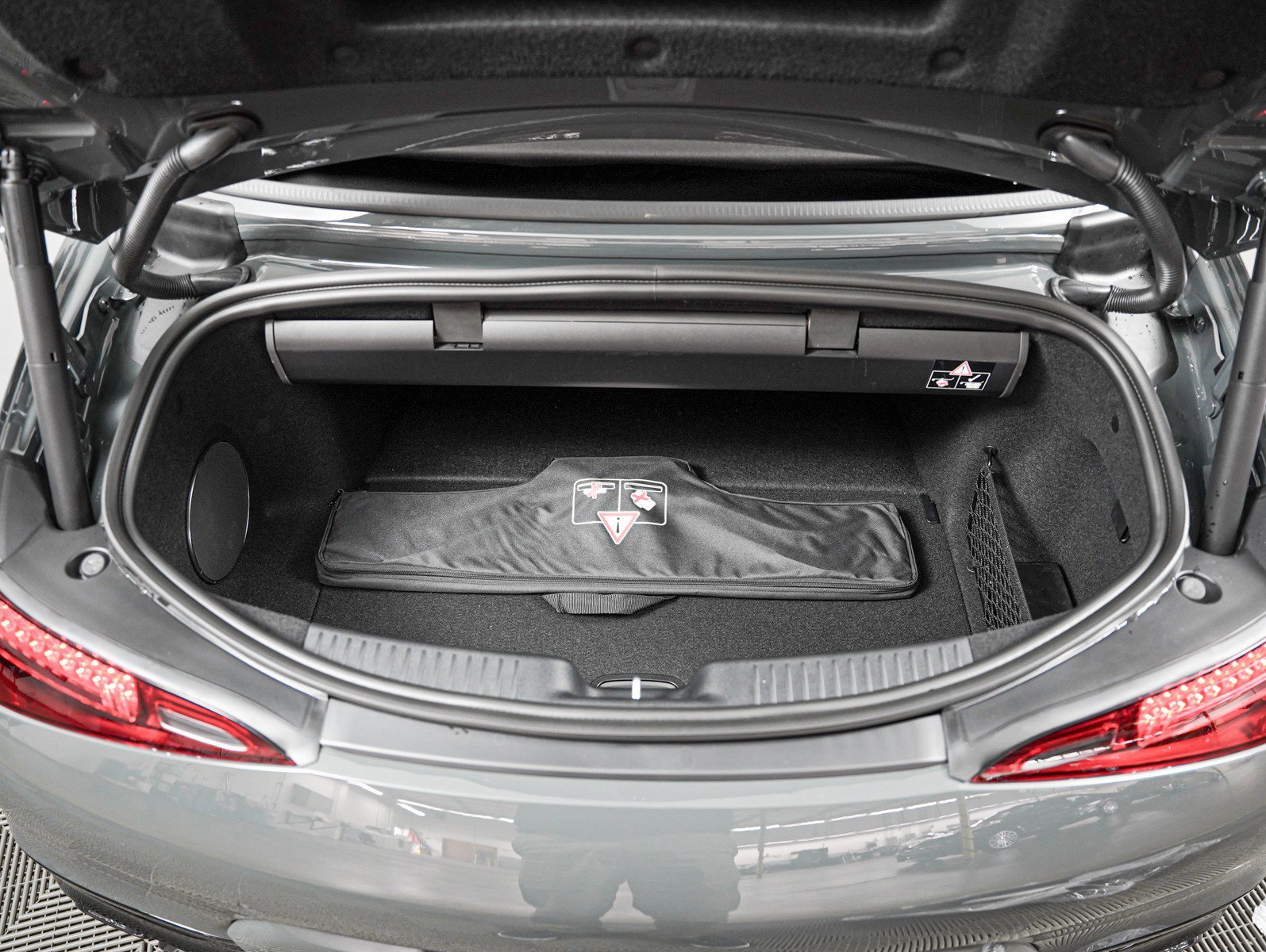 New 2026 MANUFAKTUR Silicon Grey Solid Mercedes-Benz AMG® SL 55 Roadster image 6