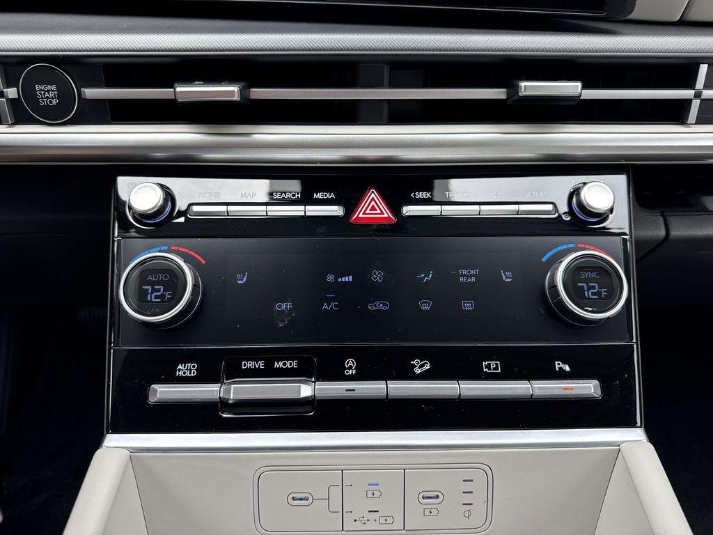 New 2026 White Hyundai SEL FWD image 16