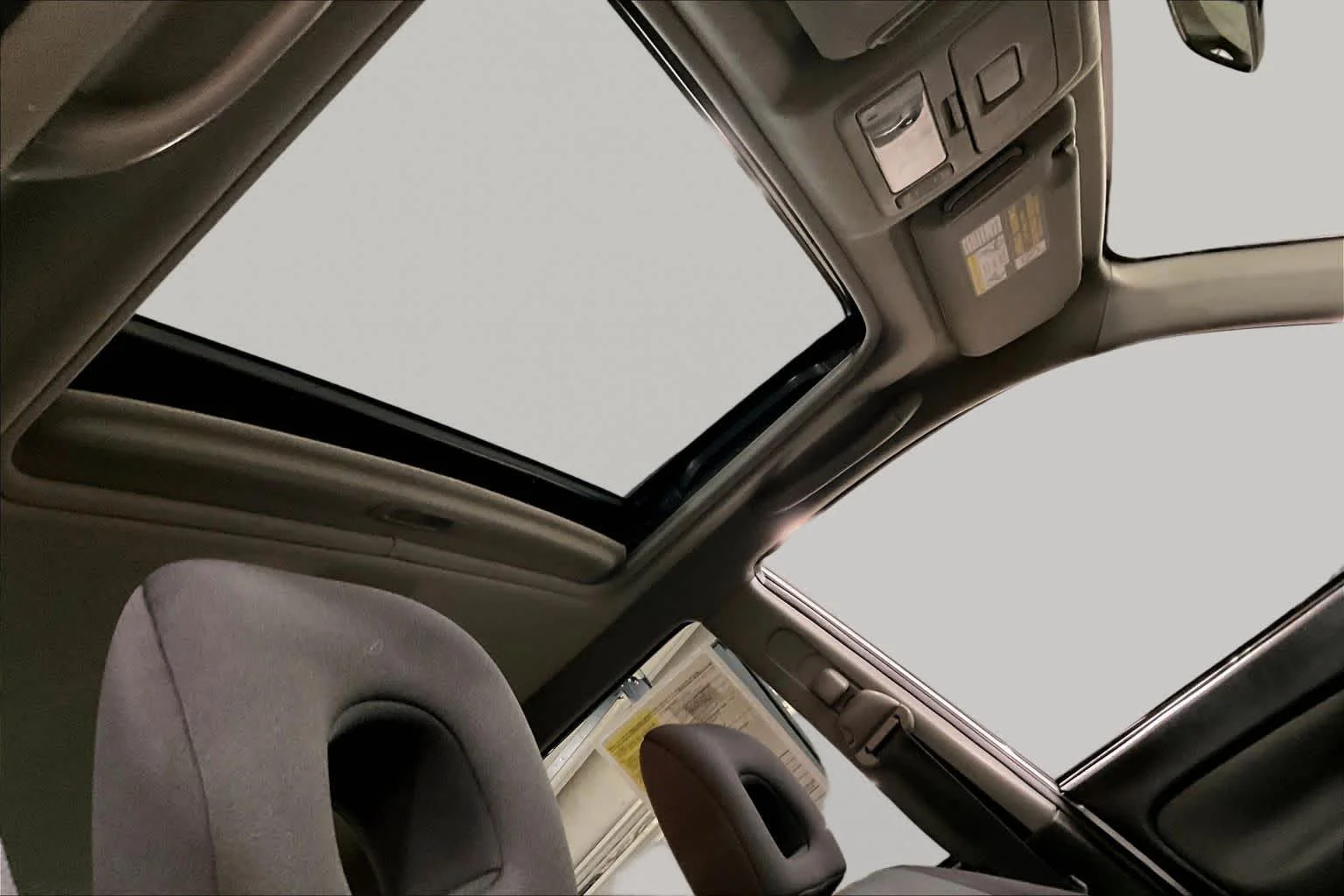 Used 2005 Titanium Metallic Toyota  image 13
