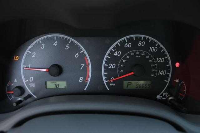Used 2009 Silver Toyota LE image 6