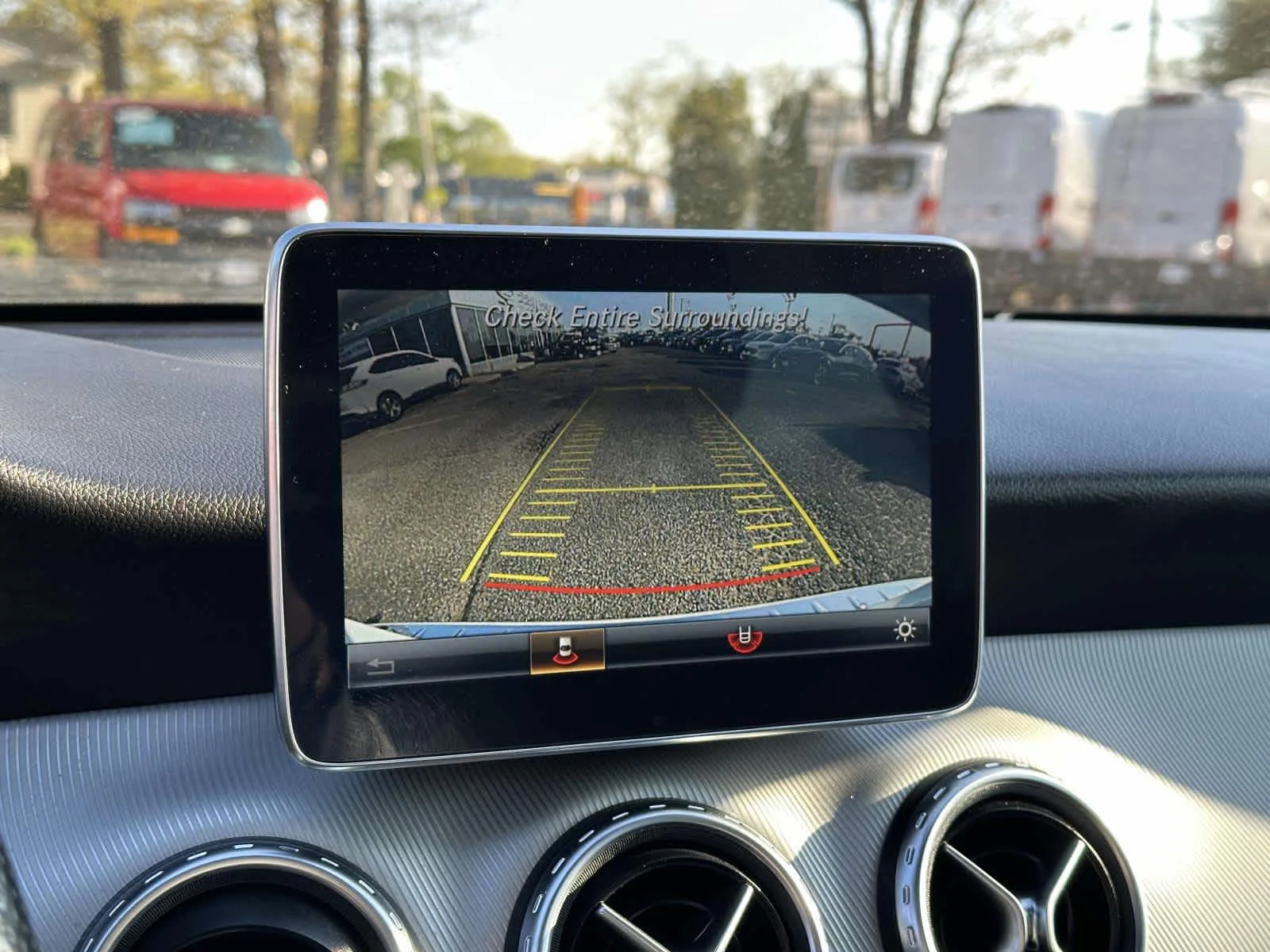 Used 2016 Cirrus White Mercedes-Benz GLA 250 image 35
