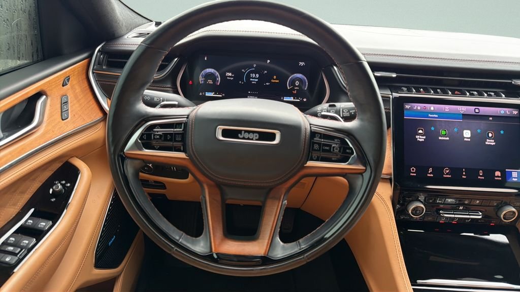 Used 2021 Silver Jeep Summit image 14