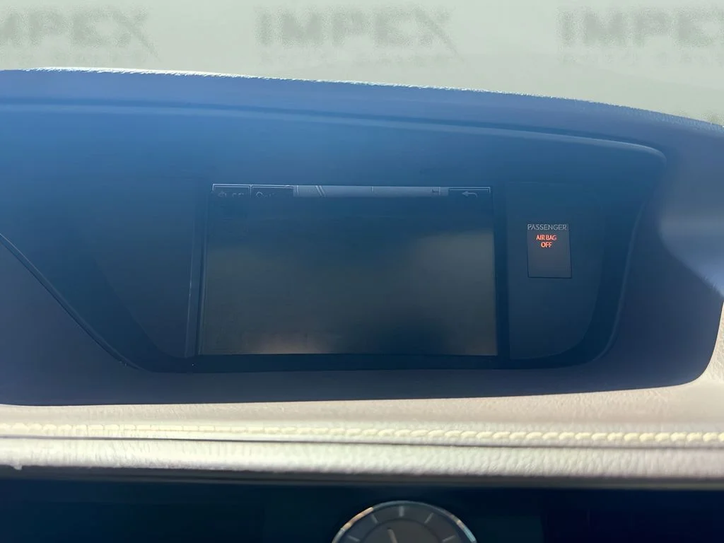 Used 2016 White Lexus 350 image 20