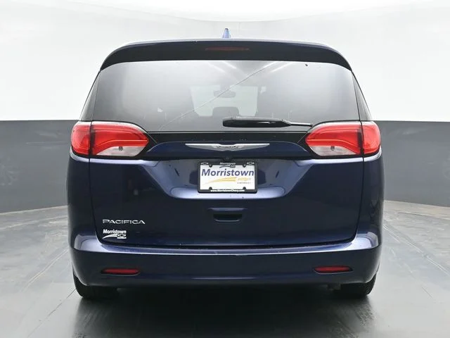 Used 2017 Blue Chrysler Touring image 12