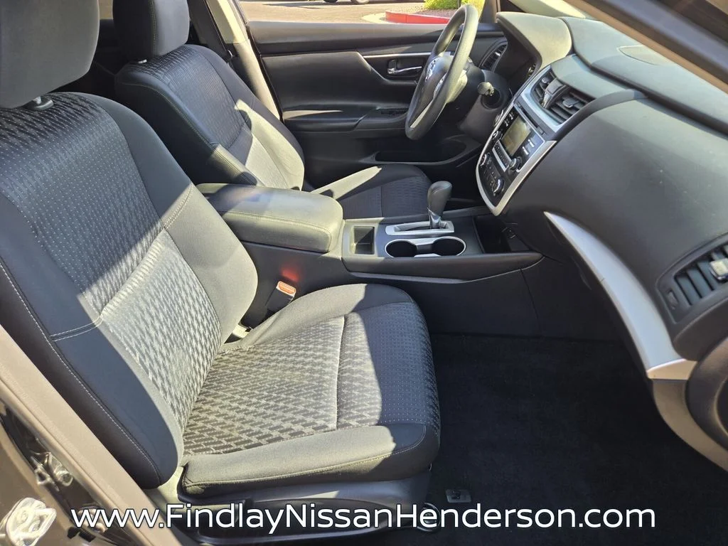 Used 2016 Black Nissan 2.5 S image 15