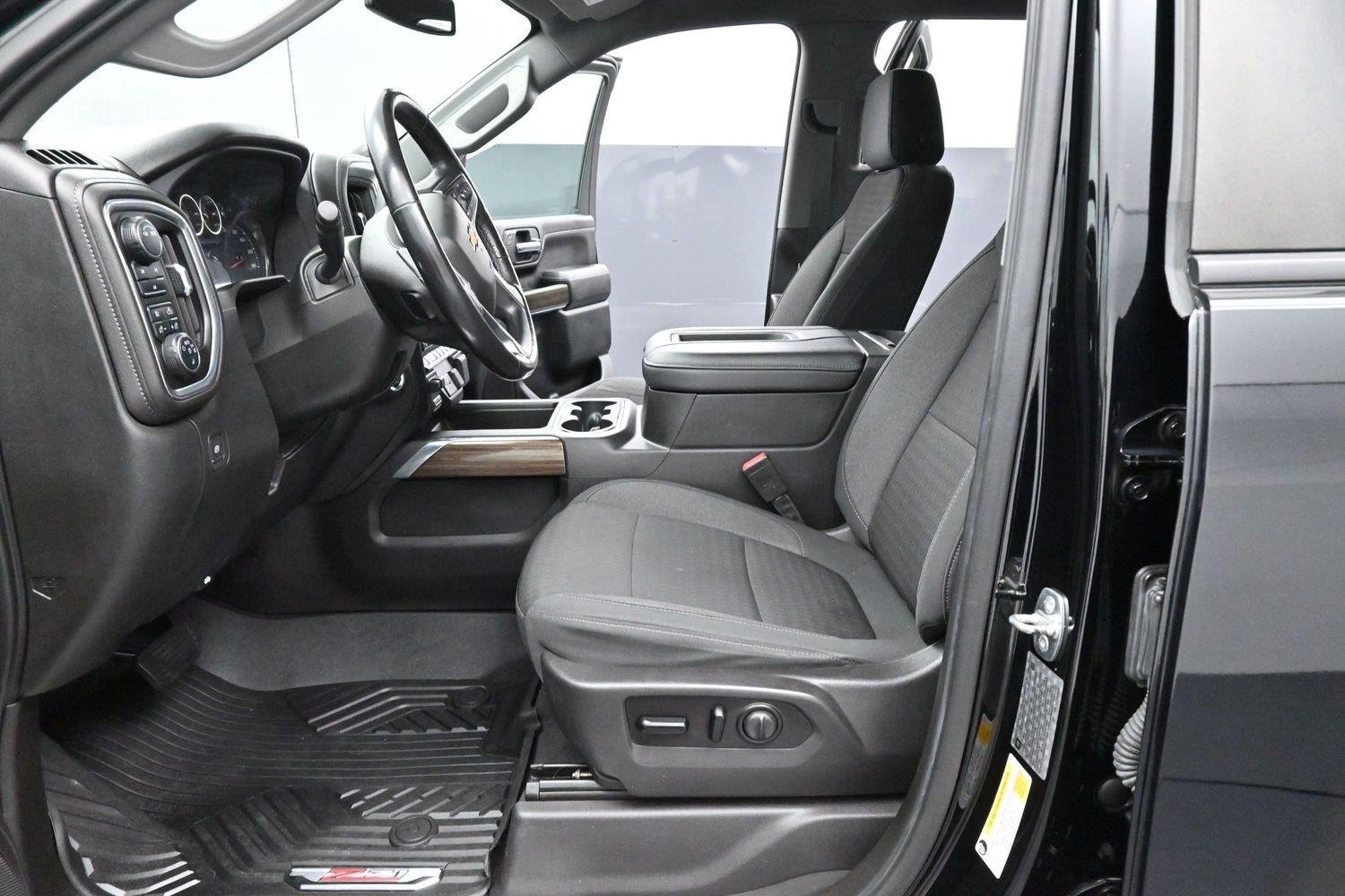 Used 2020 BLACK Chevrolet LT image 13