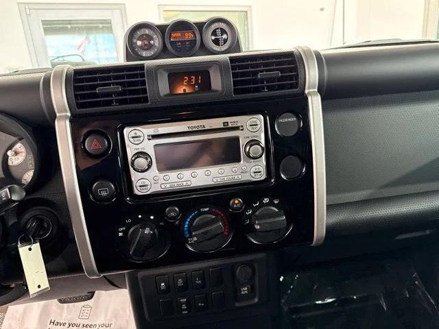 Used 2012 Black Toyota Base image 21