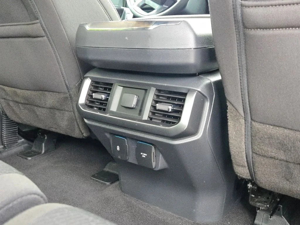 Used 2023 Gray Ford XLT image 10