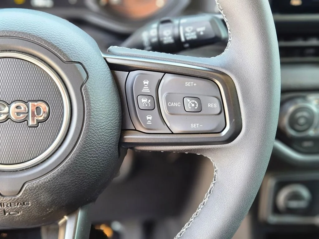 Used 2026 Green Jeep Sport S image 28