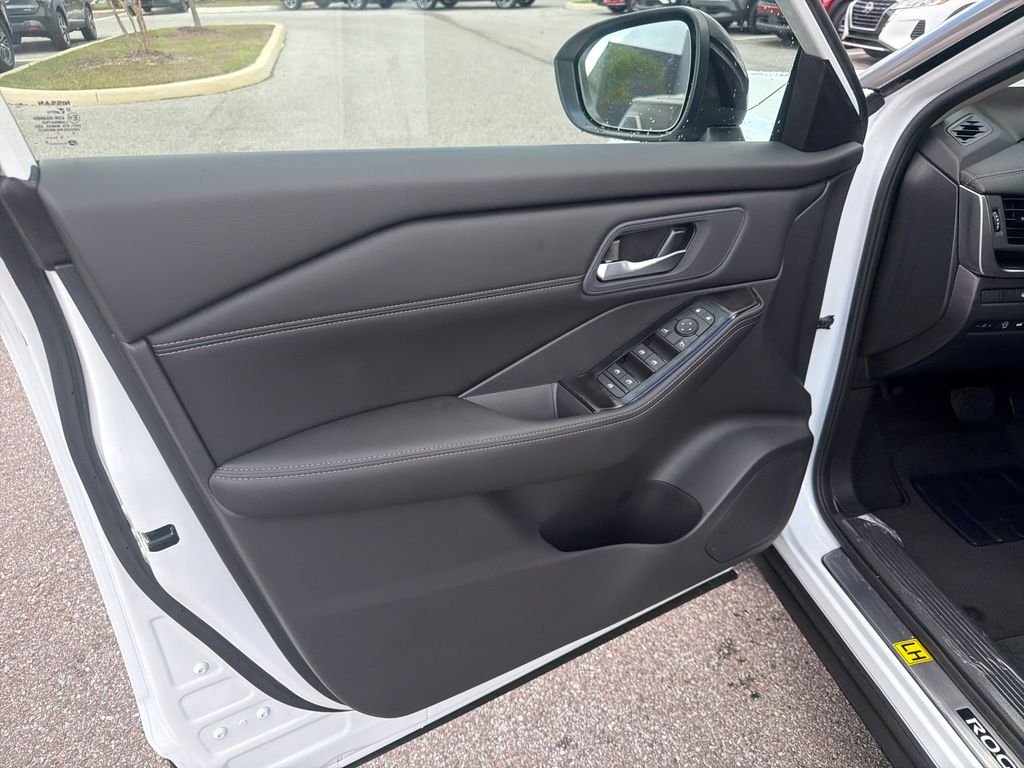 New 2026 Nissan Rogue Dark Armor 4D Sport Utility