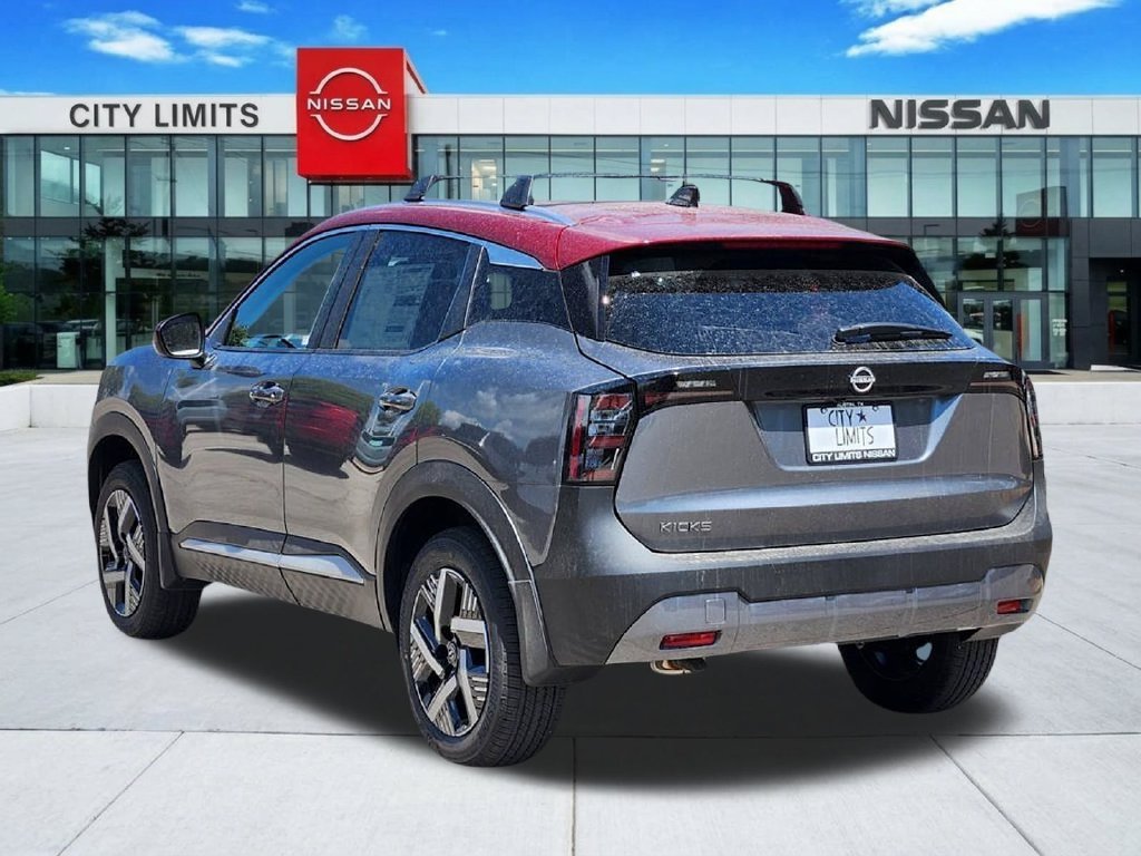 New 2027 Gun Metallic / Scarlet Ember Tintcoat Two-tone Nissan SV image 3
