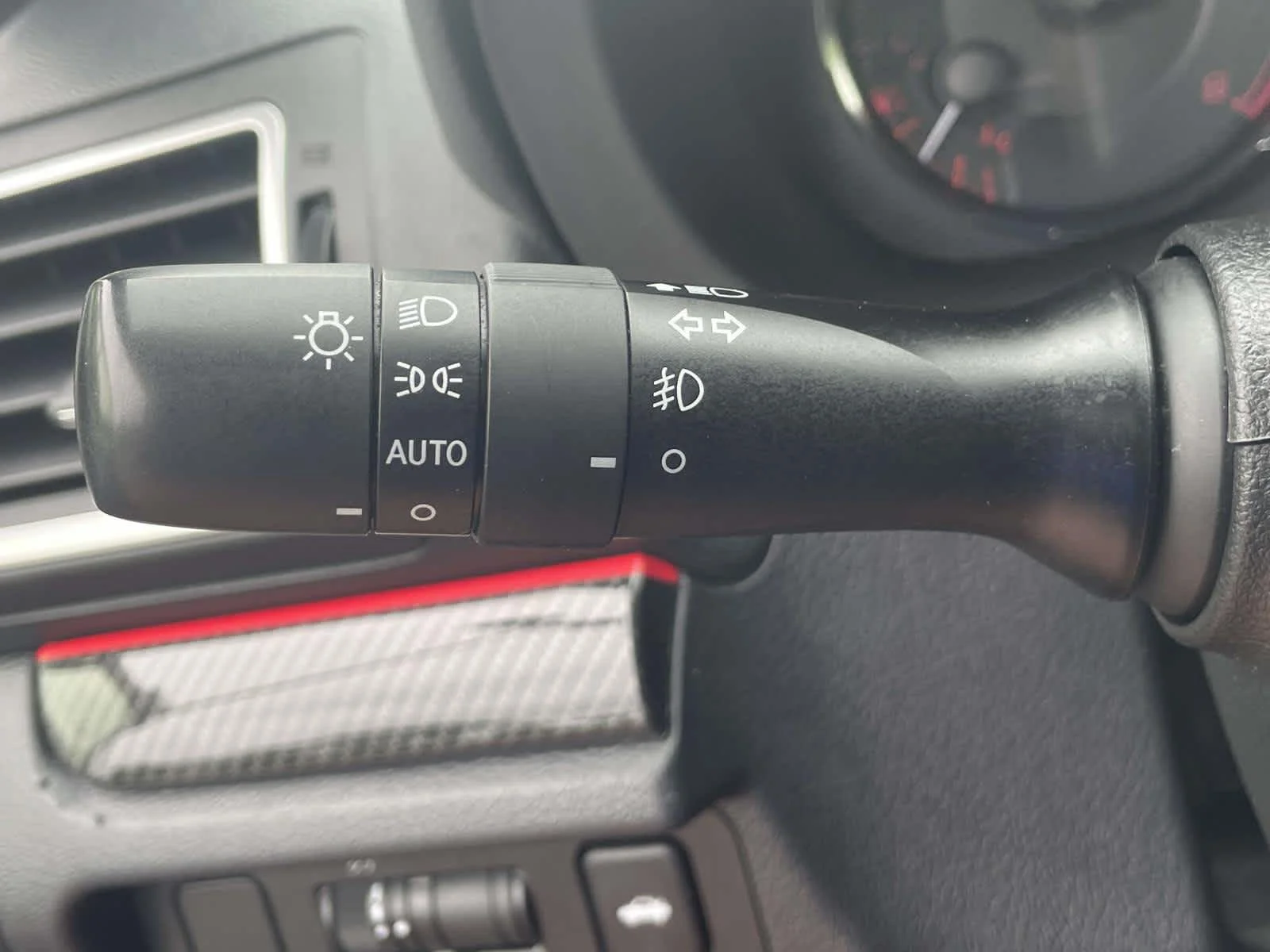 Used 2016 Dark Gray Metallic Subaru Limited image 32