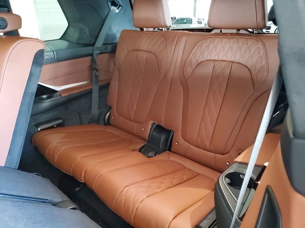 2025 BMW X7 ALPINA XB7 - Photo 12