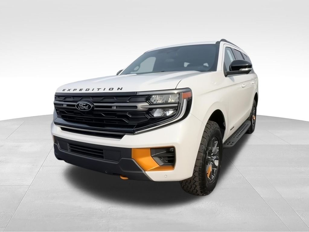 New 2026 Star White Metallic Tri-Coat Ford Tremor® image 4