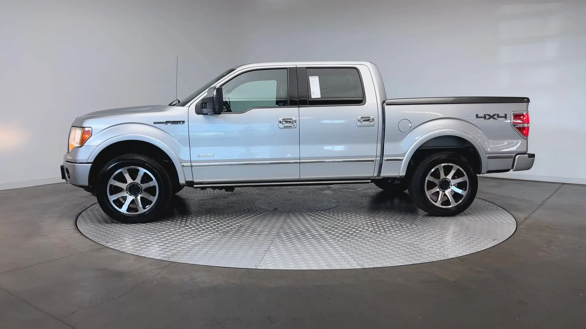 Used 2011 Ingot Silver Metallic Ford Platinum image 5