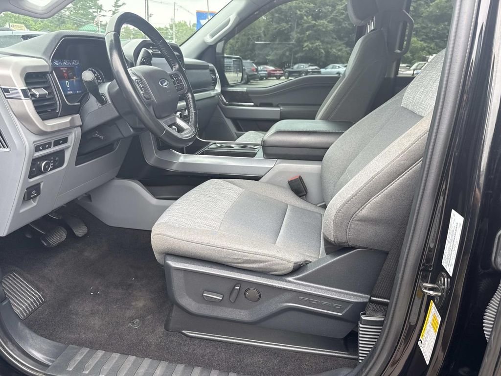 Used 2022 Black Ford XLT image 17