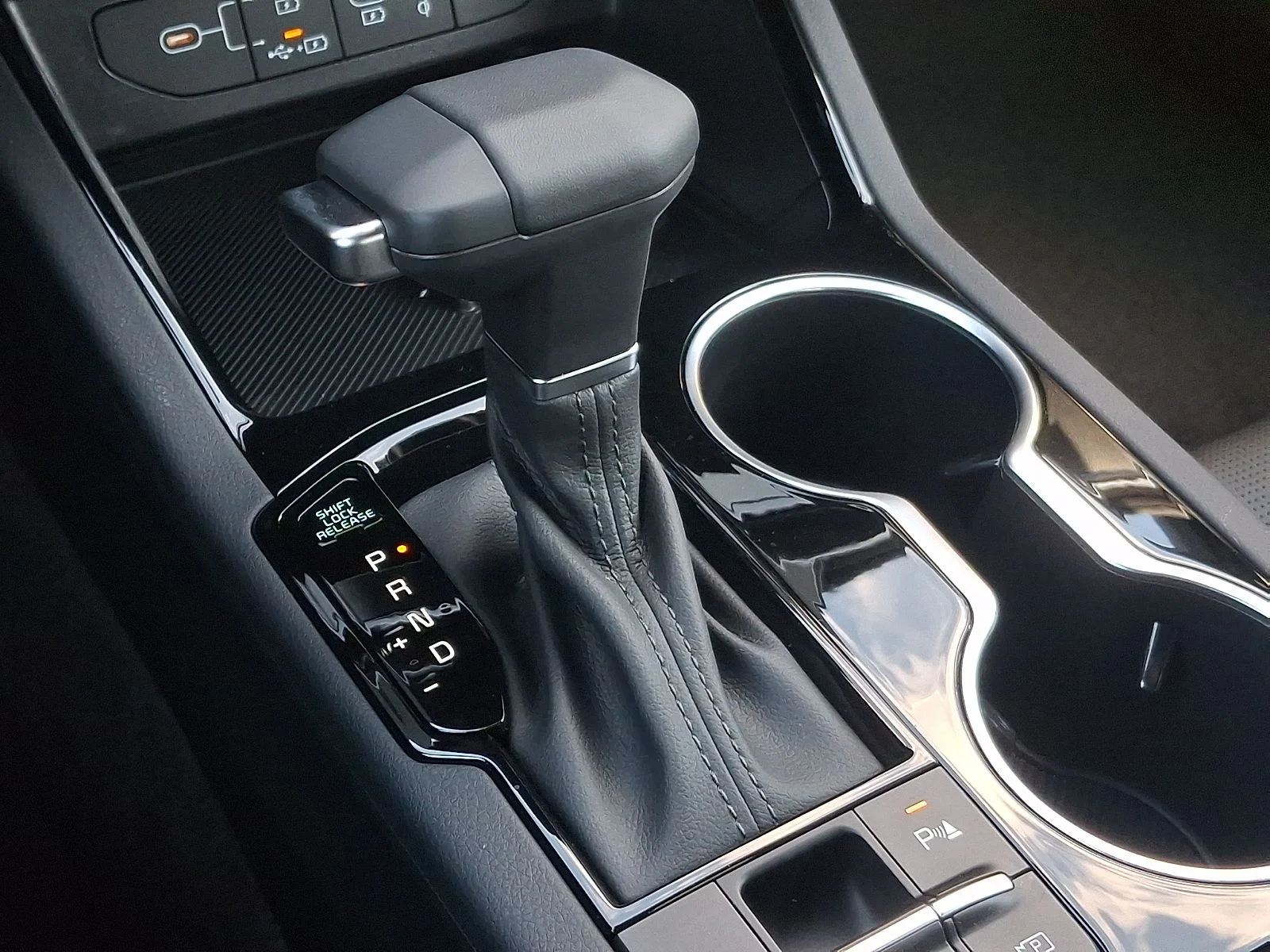 New 2026 White Kia GT-Line image 13