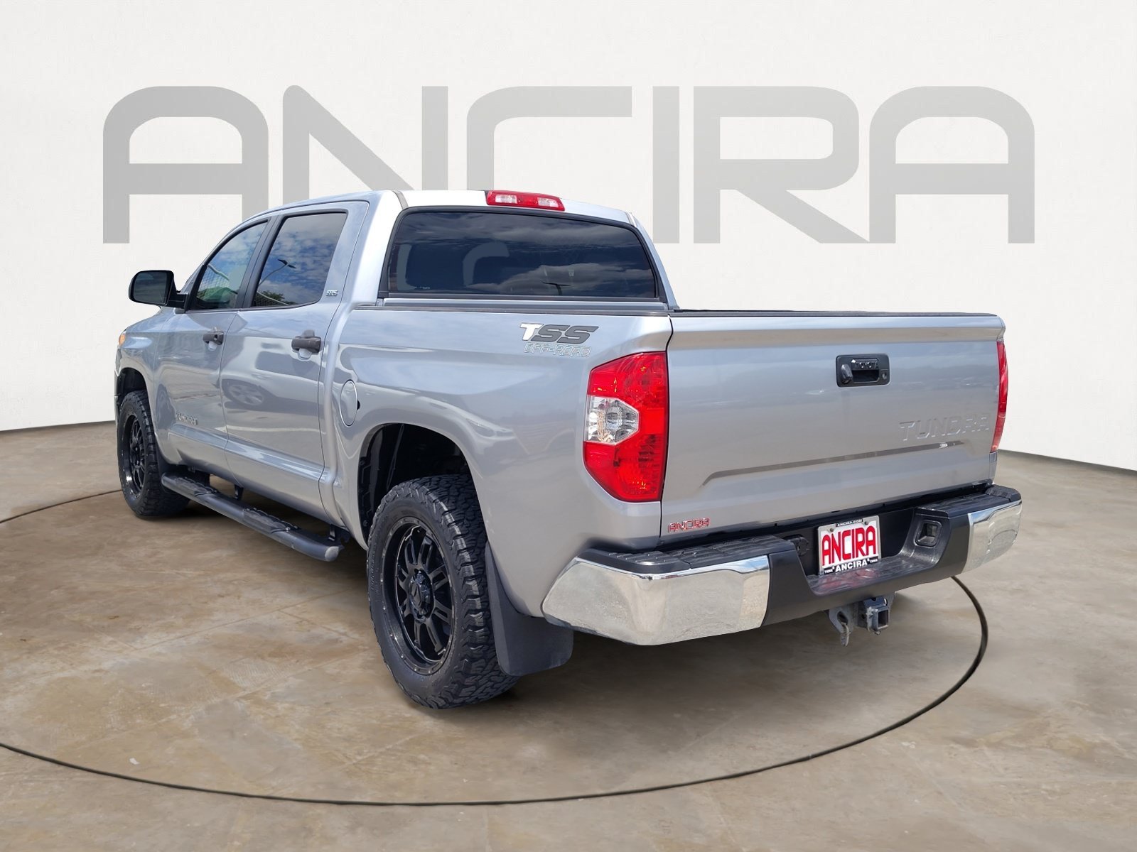 Used 2014 Silver Sky Metallic Toyota SR5 image 8