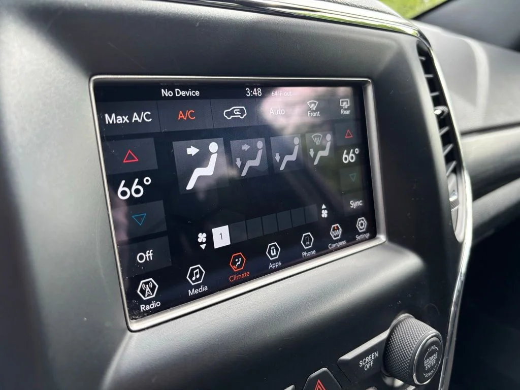 Used 2020 Black Jeep Laredo image 16