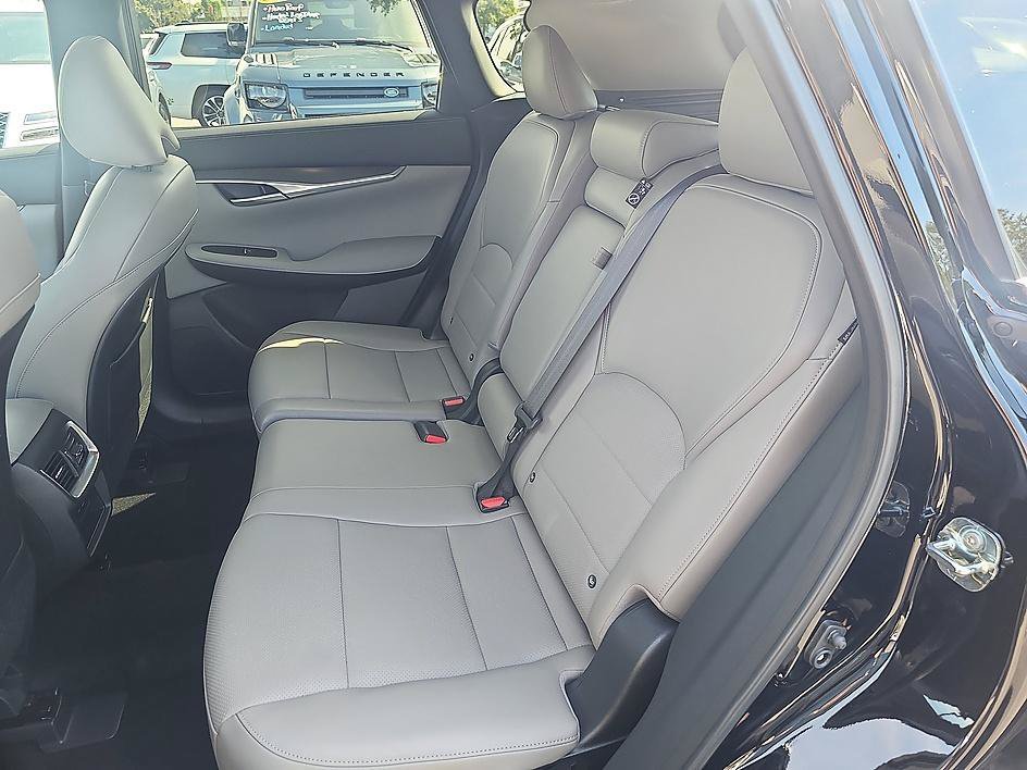 Used 2024 Black Obsidian INFINITI LUXE image 31