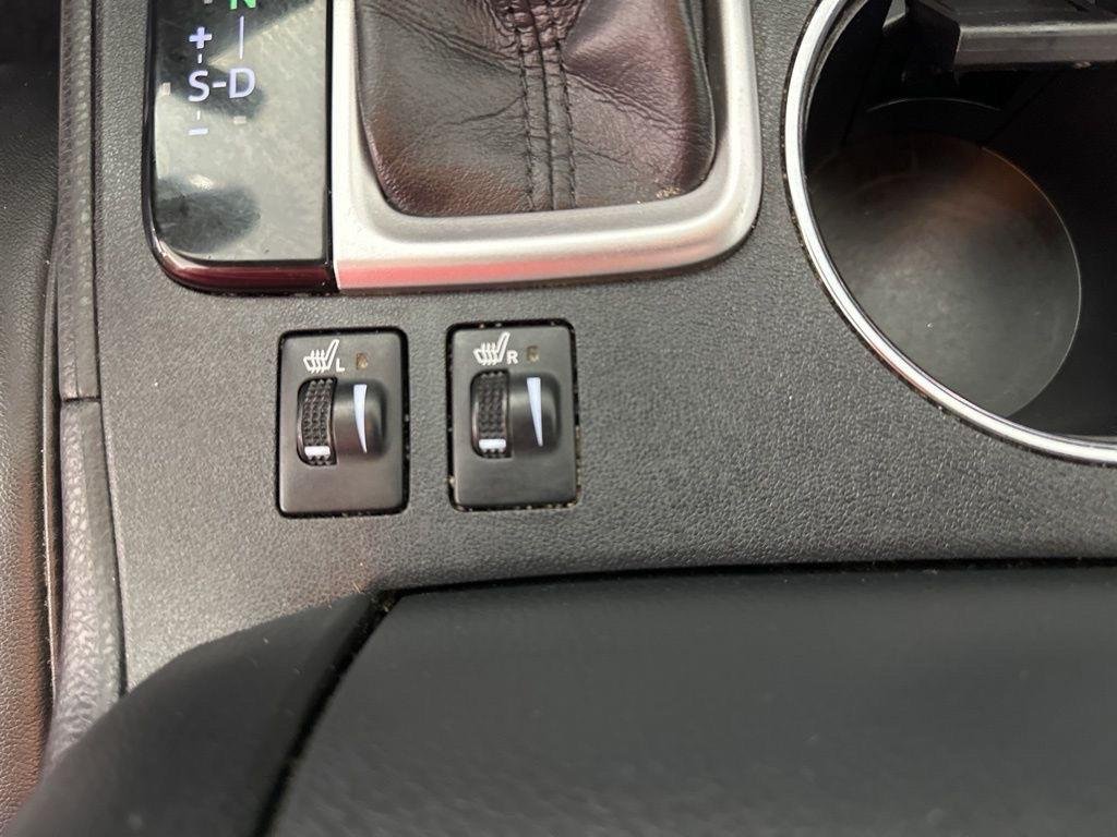 Used 2017 Blizzard Pearl Toyota XLE image 19