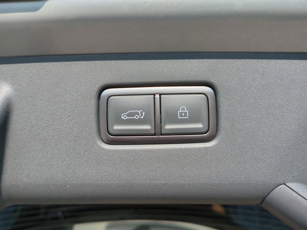 New 2026 Ivory Silver Kia Land AWD image 14