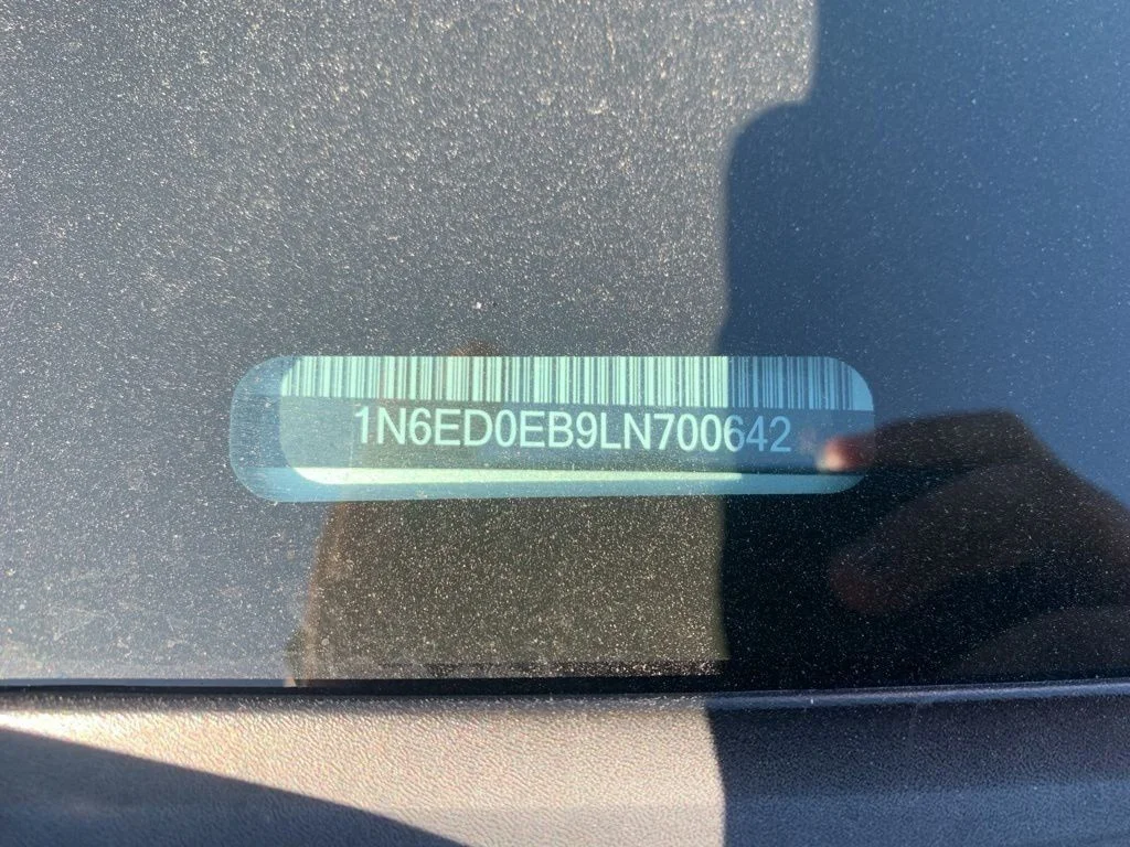 Used 2020 Silver Nissan PRO-4X image 9