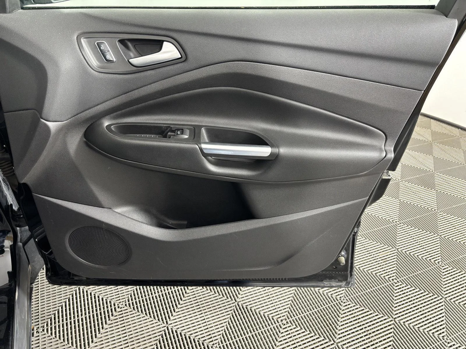 Used 2016 Shadow Black Ford SE image 24