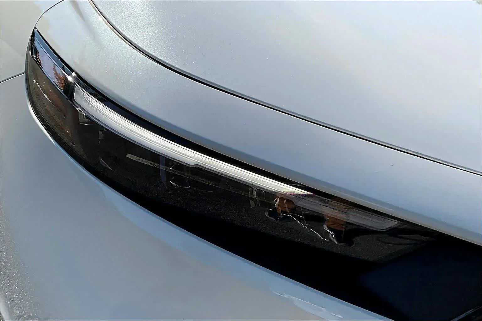 New 2026 Platinum White Pearl Honda SE image 13