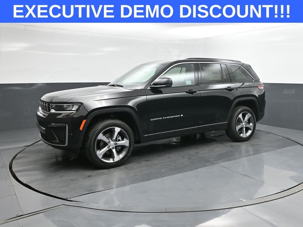 New 2026 Diamond Black Crystal Pearlcoat Jeep Limited image 1