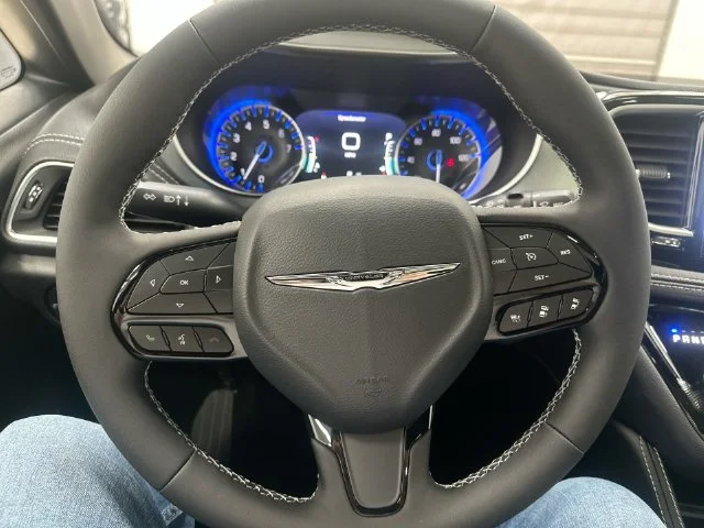 2026 Chrysler Pacifica Limited - Photo 13