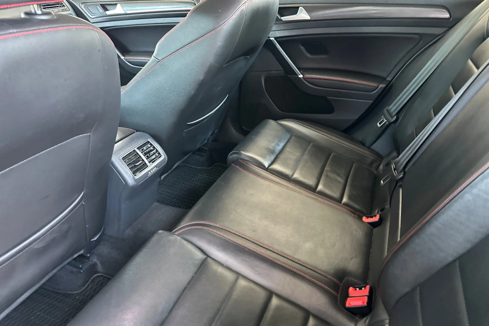 Used 2019 White Volkswagen Rabbit Edition image 12