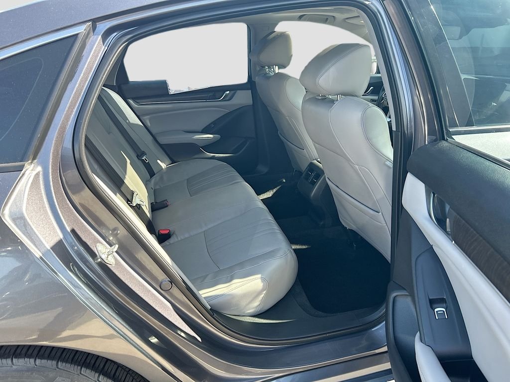 Used 2018 Modern Steel Metallic Honda EX-L image 28
