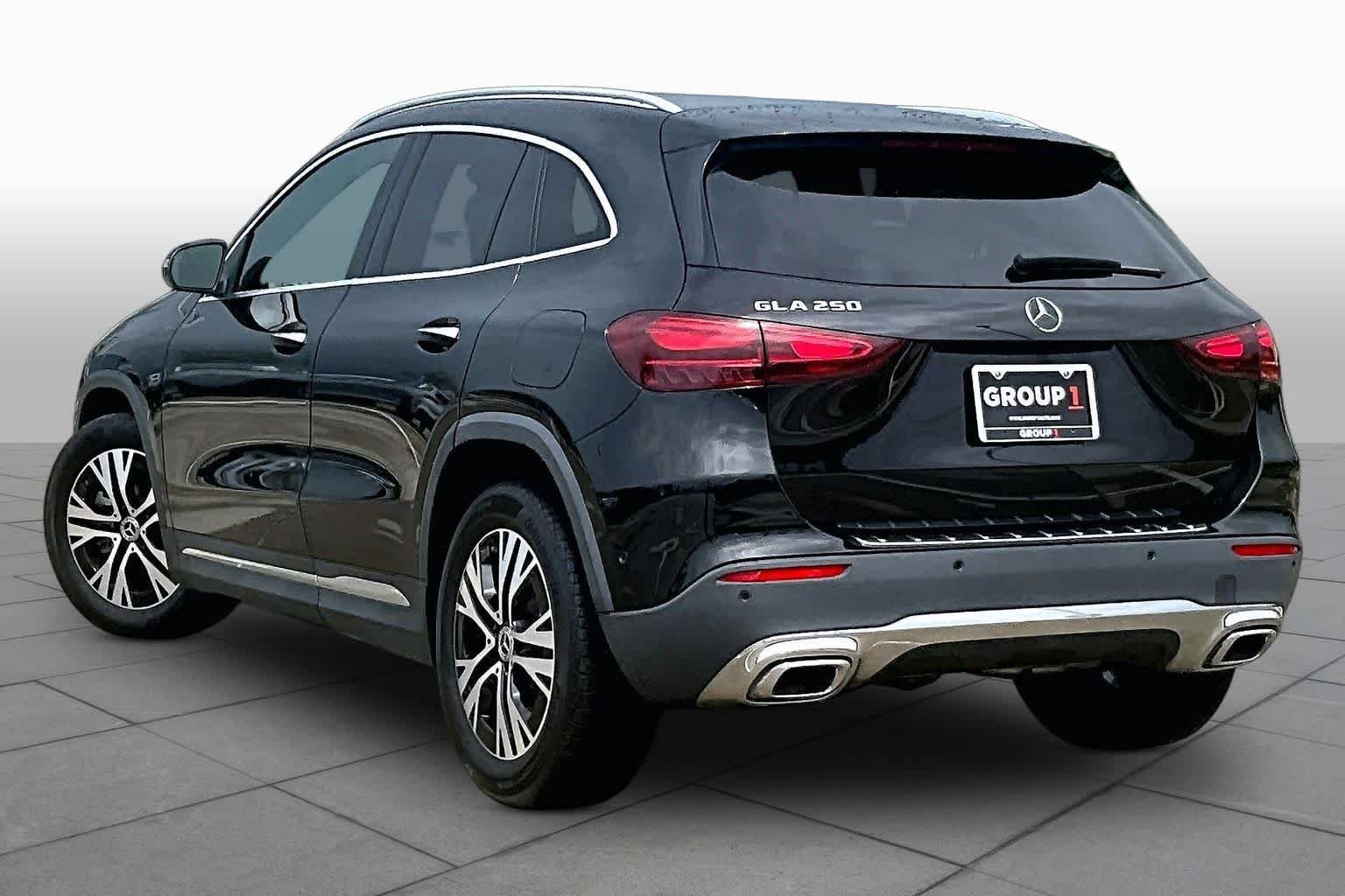 Used 2025 Night Black Mercedes-Benz GLA 250 image 11