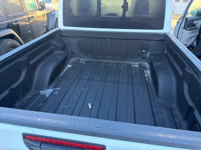 Used 2021 White Jeep Mojave image 13