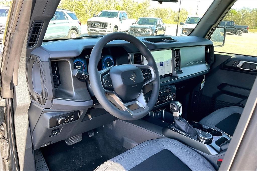 New 2025 Ford Bronco Base 4D Sport Utility