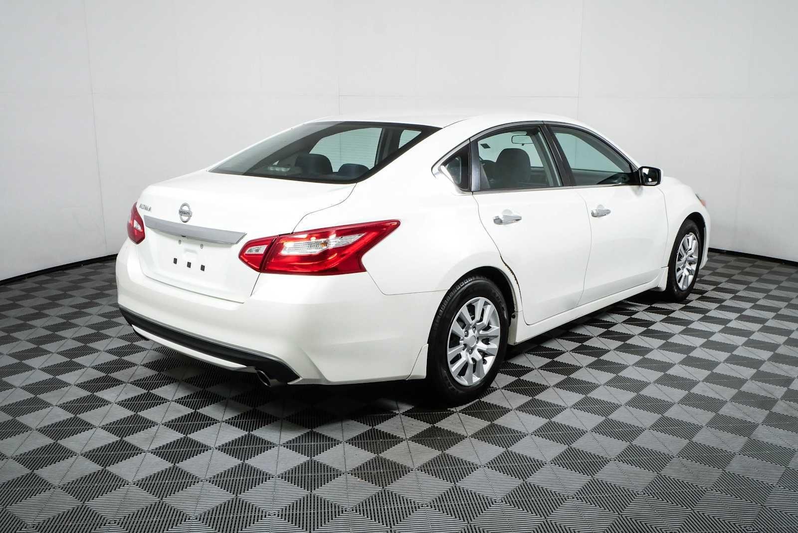 Used 2017 Pearl White Nissan 2.5 S image 3