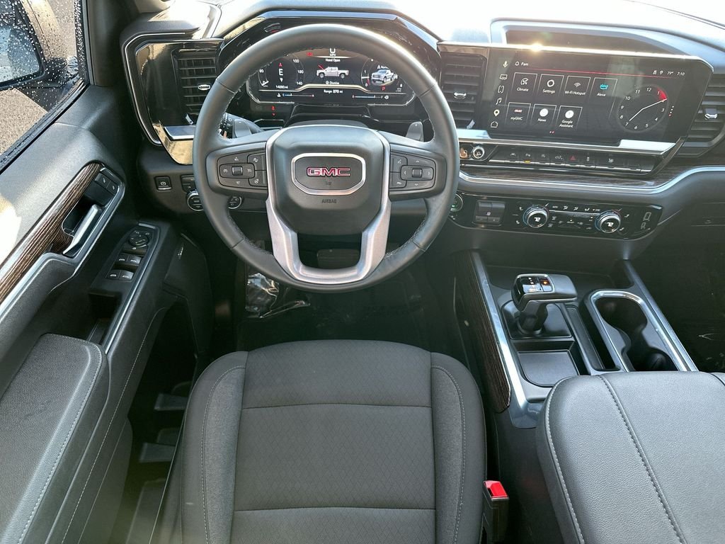 Used 2025 Silver GMC Elevation image 10