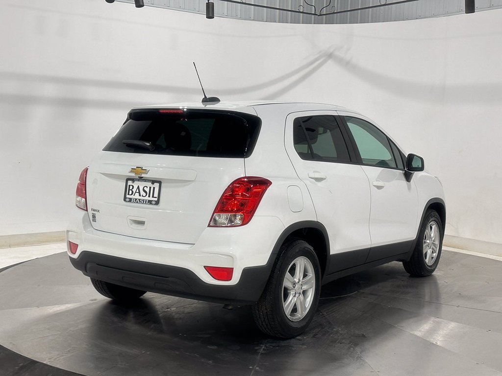 Used 2020 White Chevrolet LS image 11