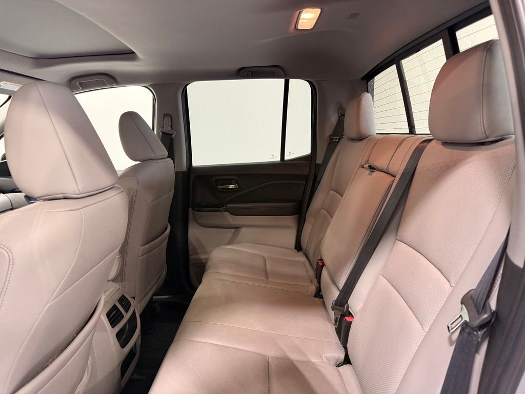 Used 2020 Silver Honda  image 11