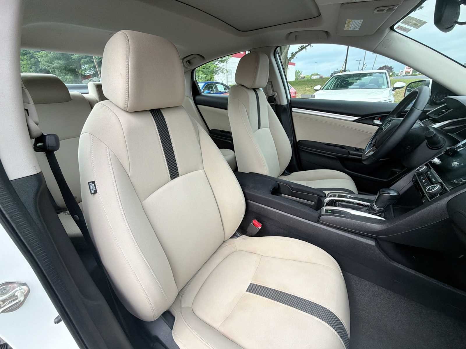 Used 2019 Platinum White Pearl Honda EX image 17
