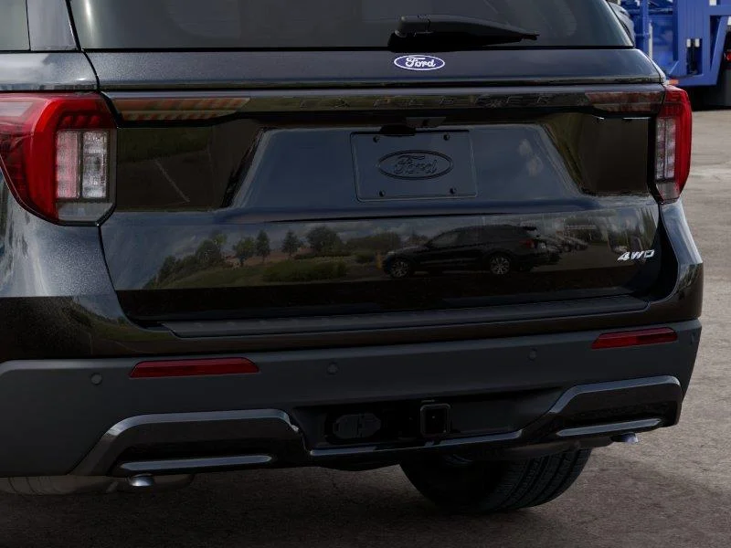 New 2027 Agate Black Metallic Ford ST-Line image 23