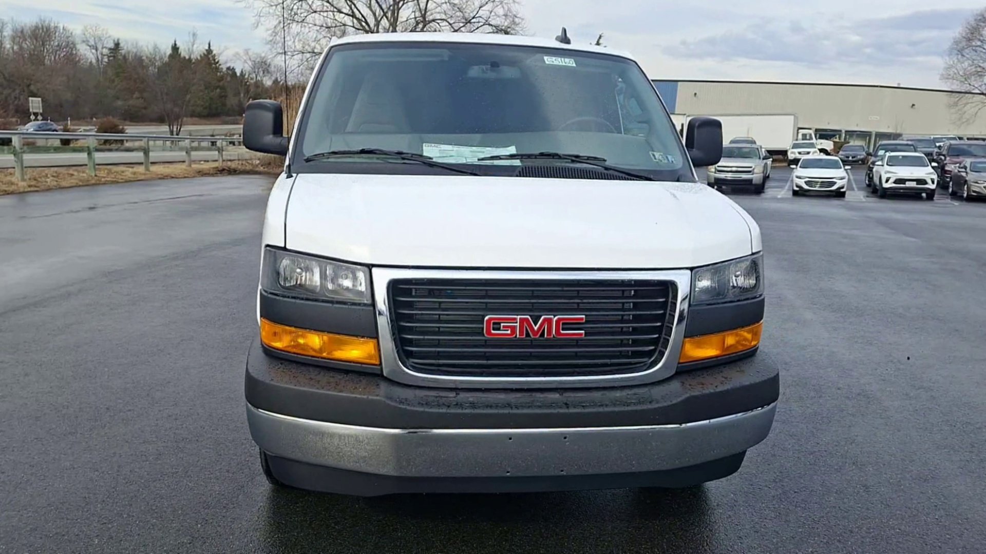 2025 GMC Savana Cargo Work Van - Photo 23